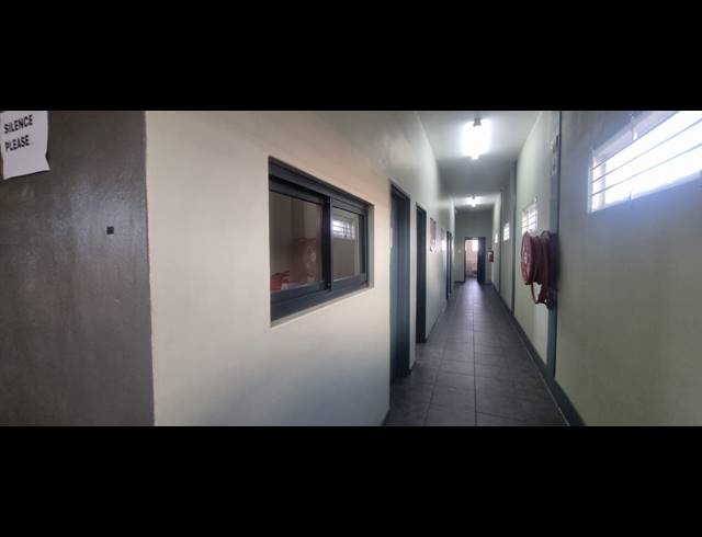 1,100M² WAREHOUSE TO LET IN AIRPORT INDUSTRIA